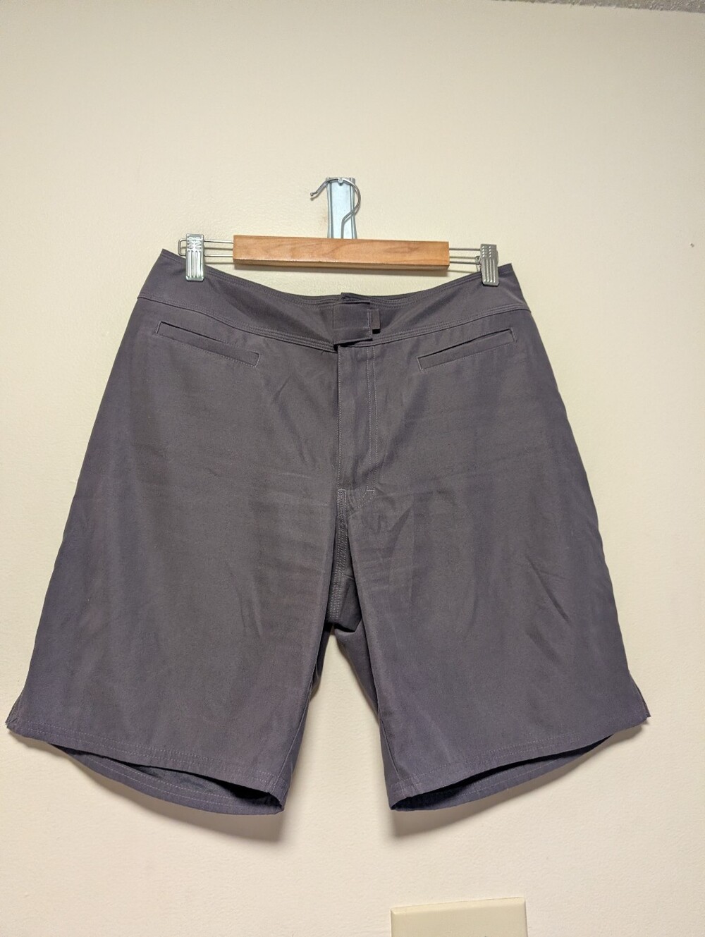 Patagonia Women’s Size 10 Gray Outdoor Hiking Bermuda Shorts